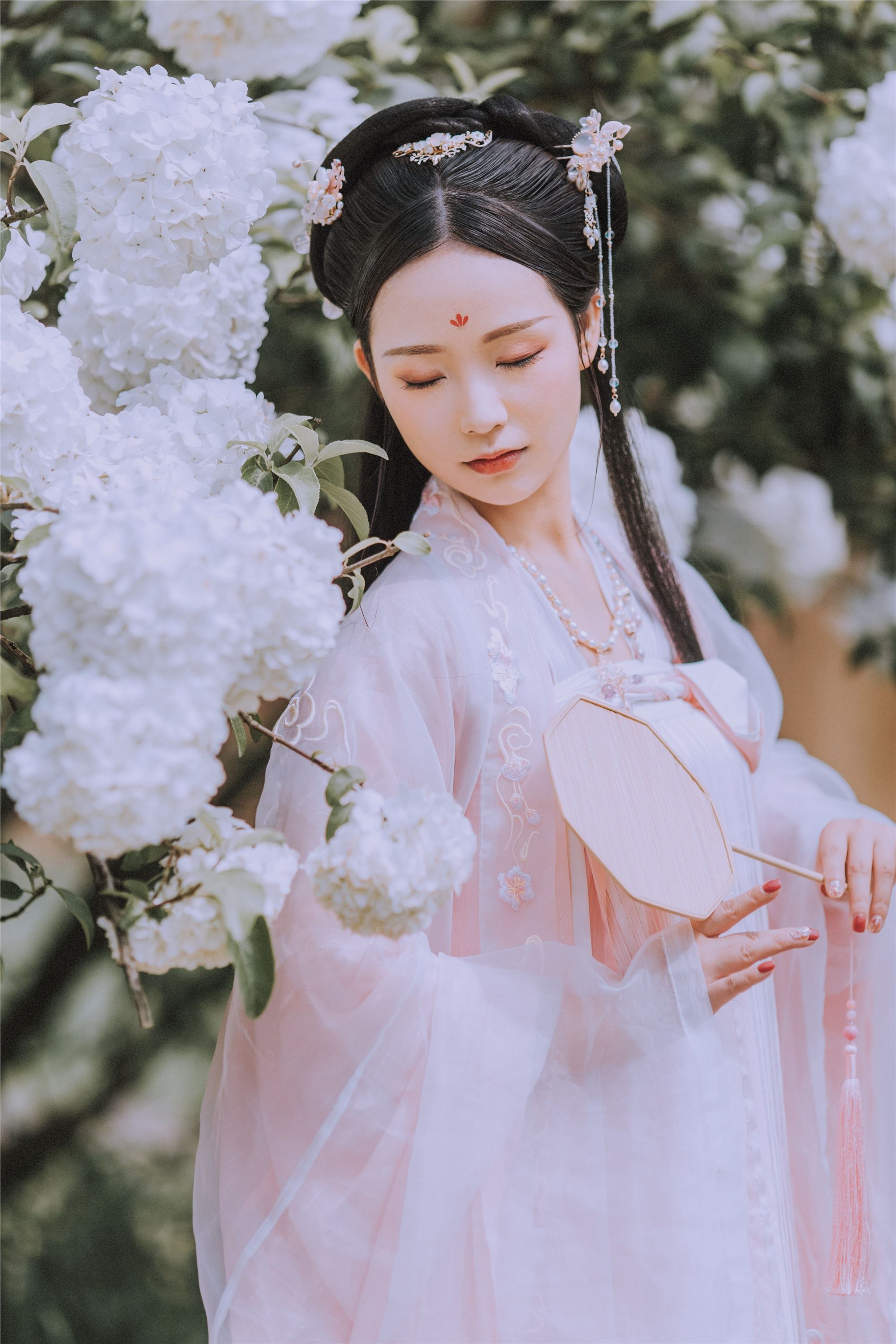 YITUYU艺图语 2021.09.02 满袖春 Seven